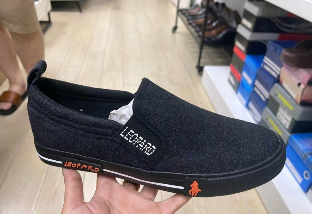 Elegant  Leopard's Rubbers Latest edition Unisex  Mens and Womens Shoes Comfortable Lace Up Sneakers Fashionable Gentlemen Shoes Low Cut  Rubbers Sports Shoes