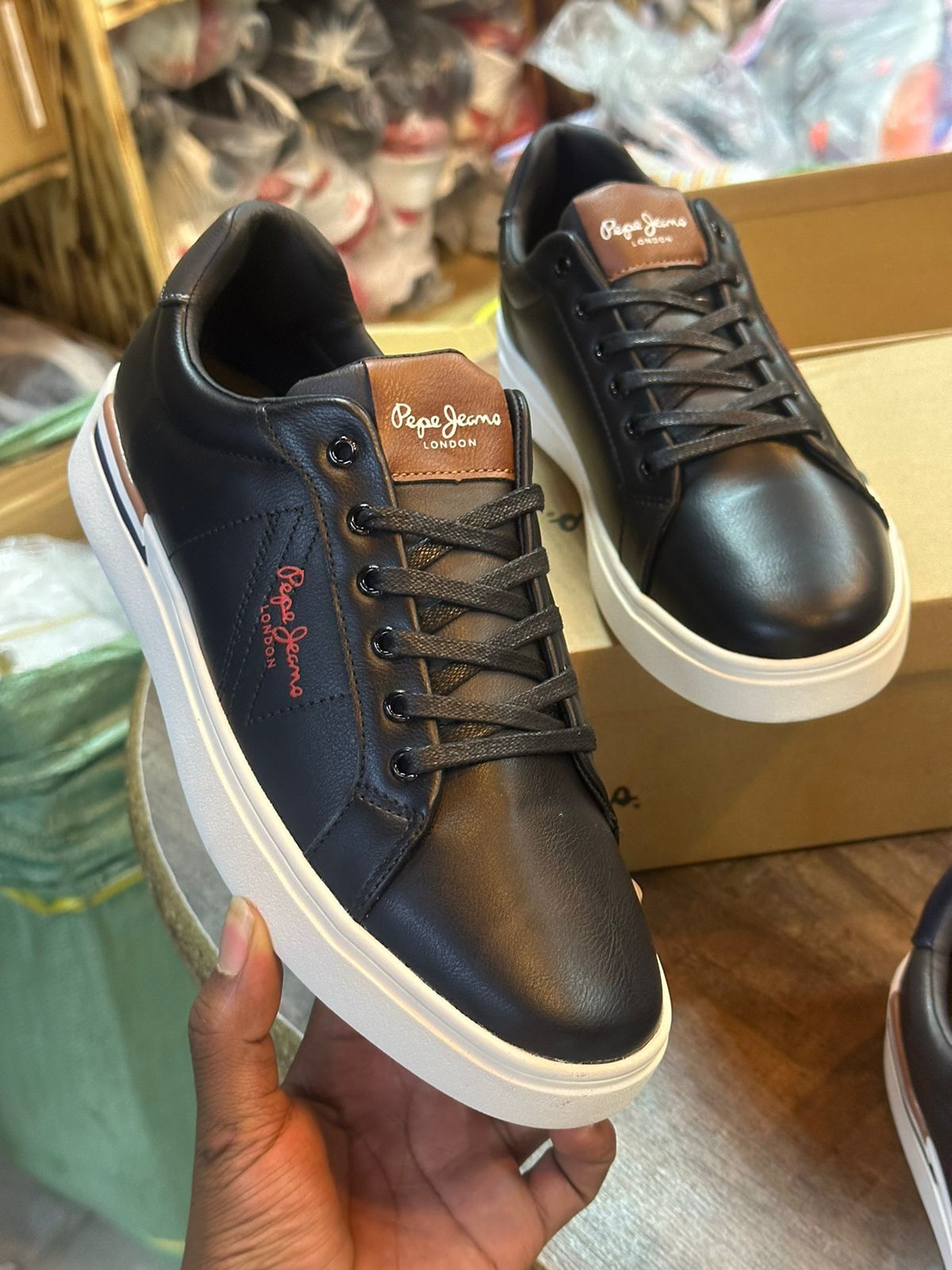 Pepe jeans casuals Classic Mens and  Womens Shoes, Unisex  Comfortable Lace Up Sneakers Fashionable Unisex  Shoes Low Cut Sneakers Girls and Boys Sports Shoes

Sizes (40-45)