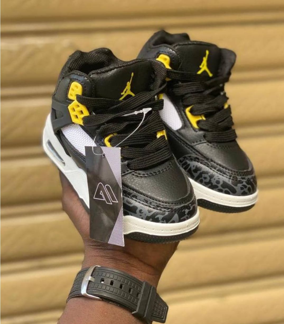 Classic J3  High Cut Kids Shoes Comfortable Lace Up Sneakers Fashionable Babies Shoes High Dunk Boys and Girl Sport Shoe Sneaker


Sizes (25-36)