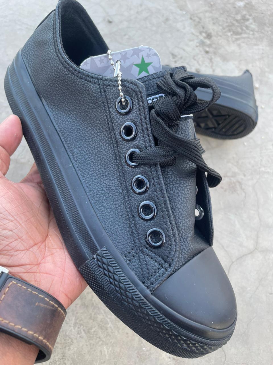 Elegant Rubbers Leather Latest edition Unisex Mens and Womens Shoes Comfortable Lace Up Sneakers Fashionable Gentlemen Shoes Low Cut Rubbers Sports Shoes