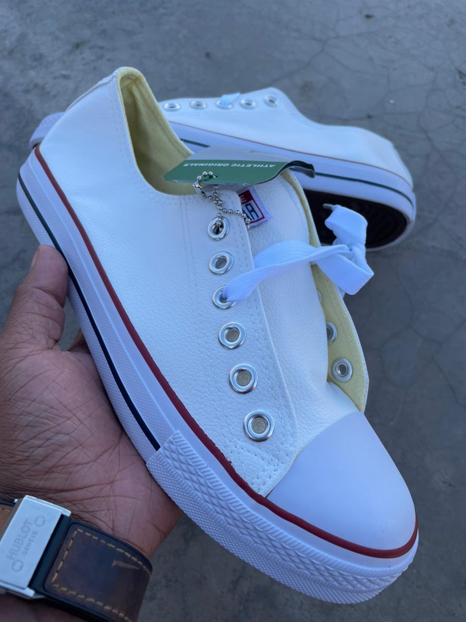 Elegant Rubbers Leather Latest edition Unisex Mens and Womens Shoes Comfortable Lace Up Sneakers Fashionable Gentlemen Shoes Low Cut Rubbers Sports Shoes