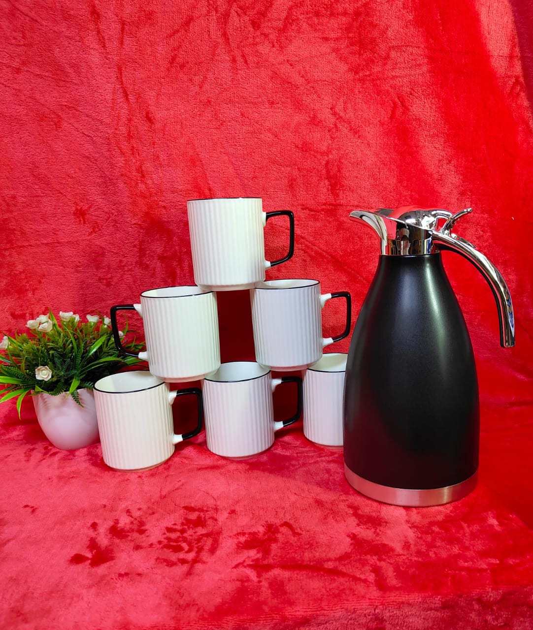 📍LATES OFFER📍🤑DONT MISS OUT 🤑LUXURIOUS Tea set Black flask,6black cups :high quality ceramic.This Combo has 2l Unbreakable Thermos and 6 Mugs. This flask has been crafted out of stainless steel to