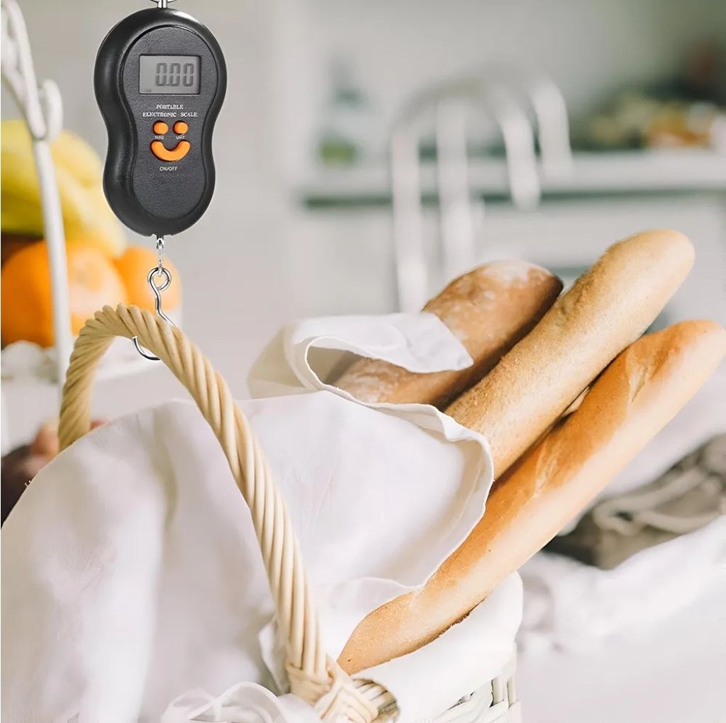 Digital weighing scale 50Kgs electronic portable scale weighing machine + Free Batteries Electronic Digital Hanging Stainless Steel Hook Luggage Portable Scale with LCD Display + New AAA Batteries