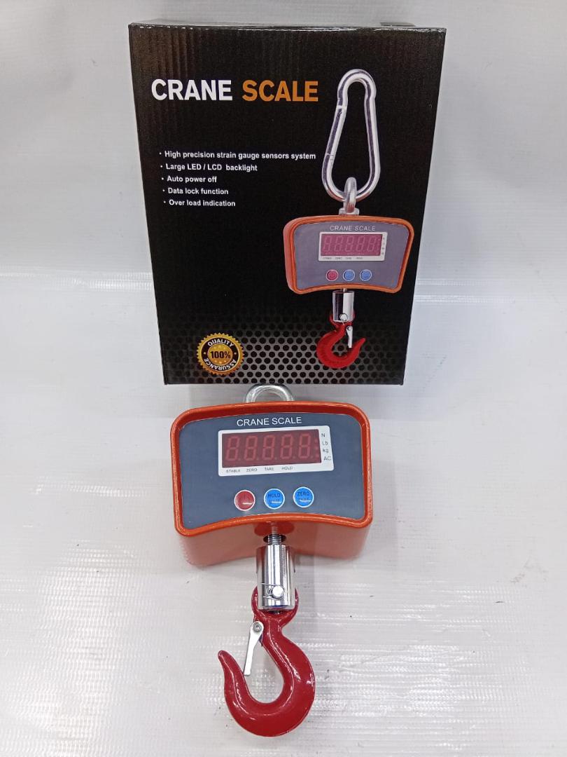 500Kgs Digital Hanging Crane Weighing Scale - 500KG heavy duty portable hanging scale can be used for weighing your luggage or any item with a maximum weight of (500kg). 
It is a useful tool for home
