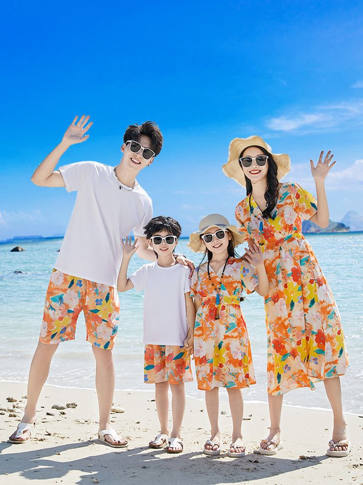 Hot selling internet celebrity parent-child outfits, summer outfits for a family of three and four, bohemian mother and daughter dresses, travel and vacation beach parent-child sets,new couple outfits