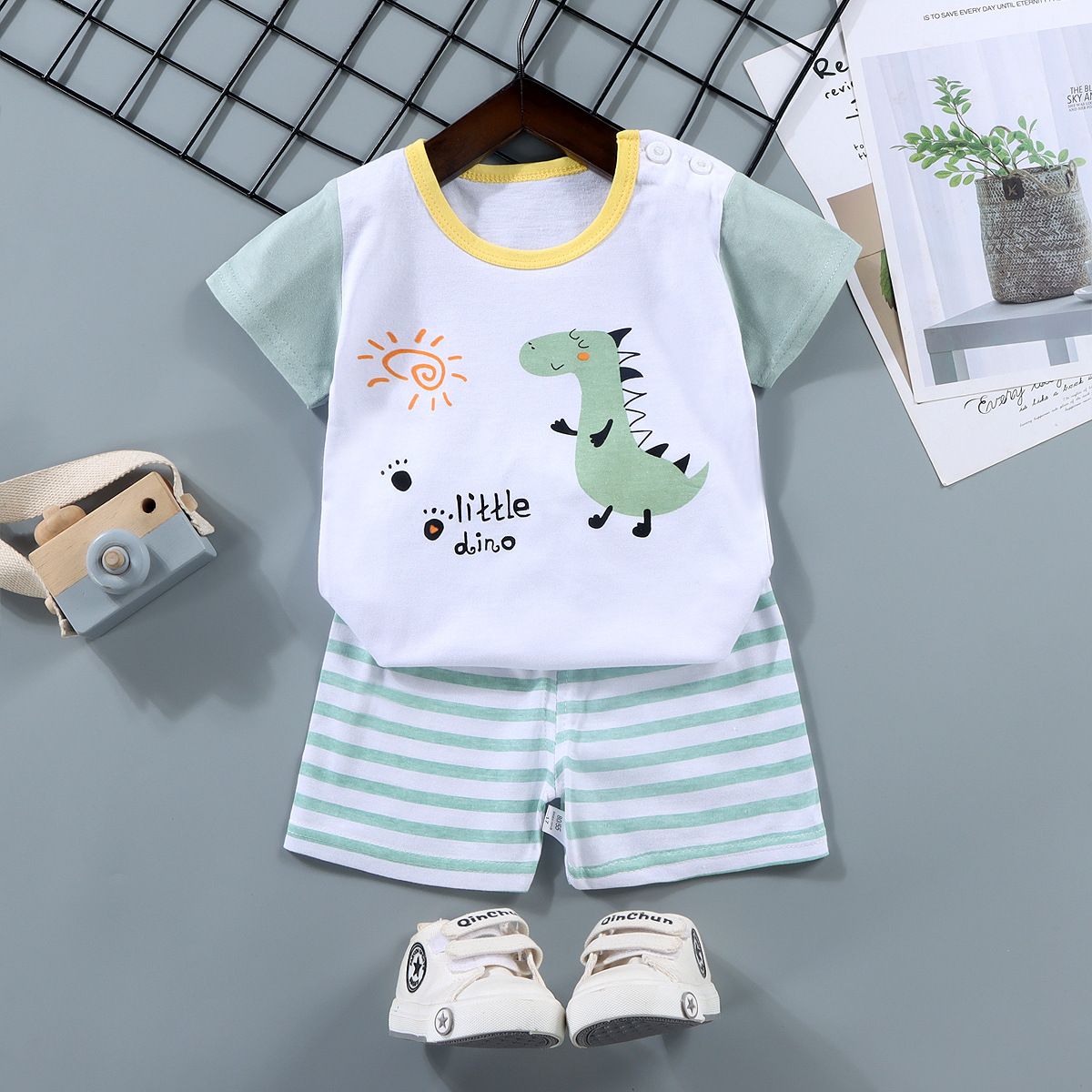 New children's short sleeve suit, pure cotton boys' T-shirt, summer boys' and girls' shorts, baby's summer clothes, round neck short sleeve shirt, elastic waist shorts, soft skin friendly breathable