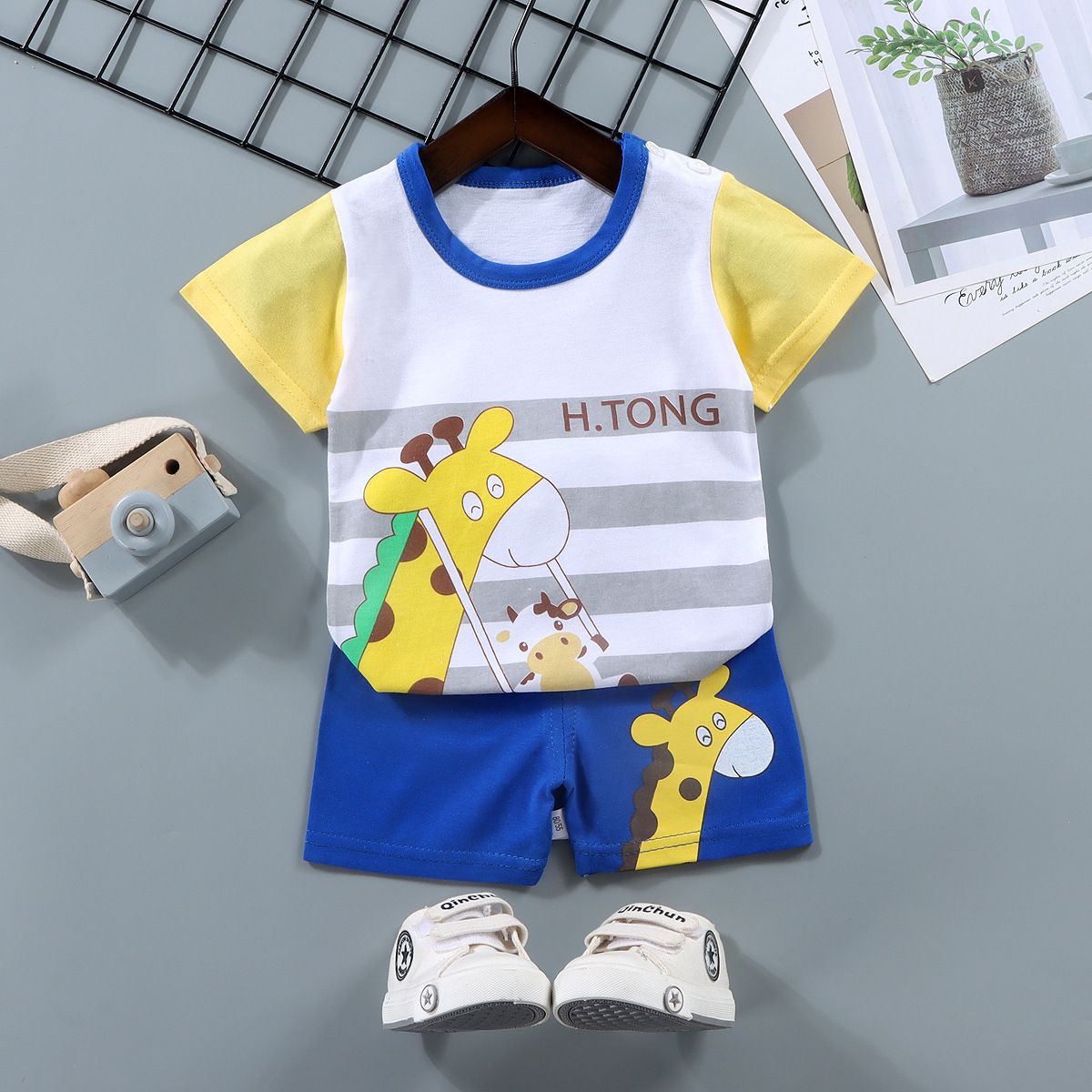 New children's short sleeve suit, pure cotton boys' T-shirt, summer boys' and girls' shorts, baby's summer clothes, round neck short sleeve shirt, elastic waist shorts, soft skin friendly breathable