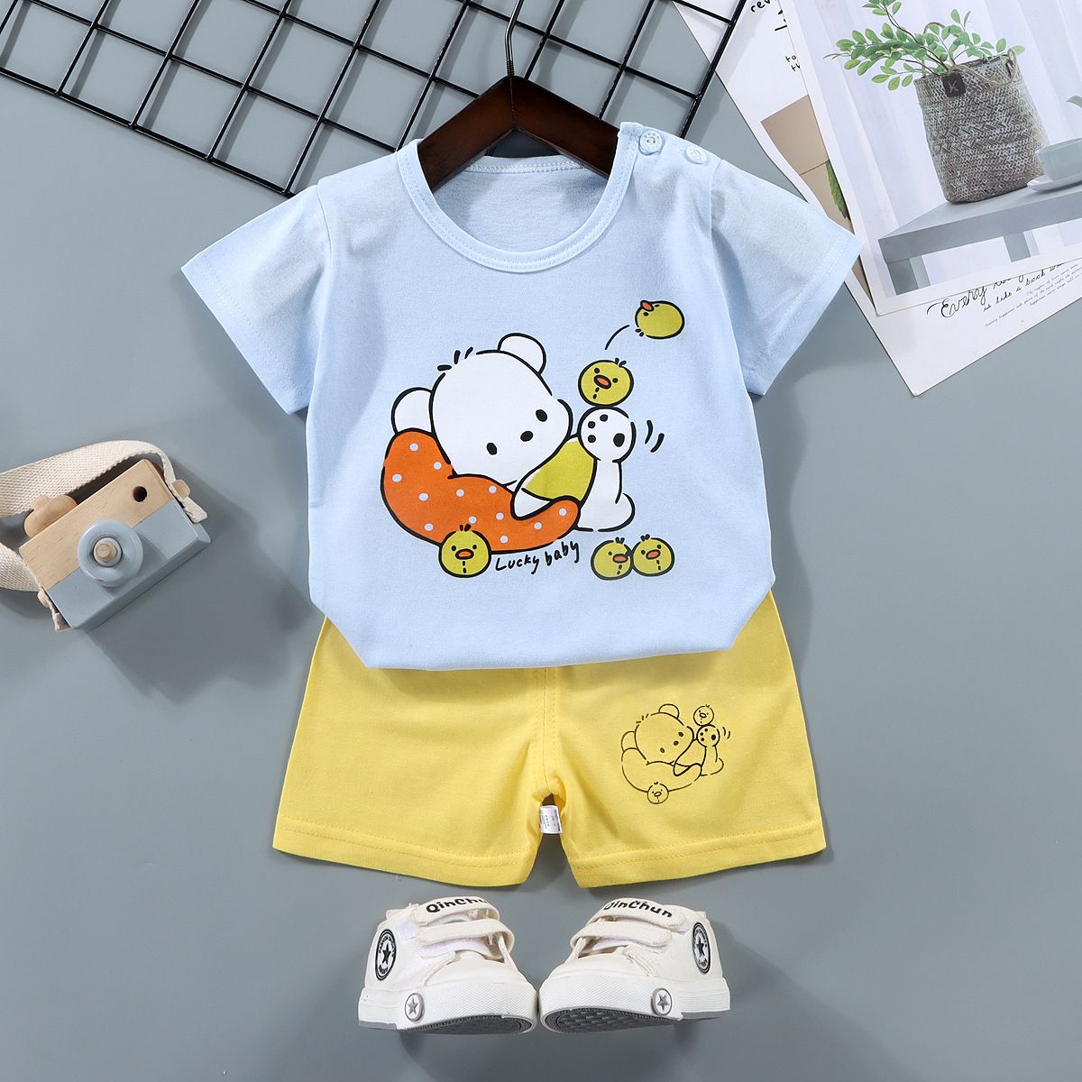 New children's short sleeve suit, pure cotton boys' T-shirt, summer boys' and girls' shorts, baby's summer clothes, round neck short sleeve shirt, elastic waist shorts, soft skin friendly breathable