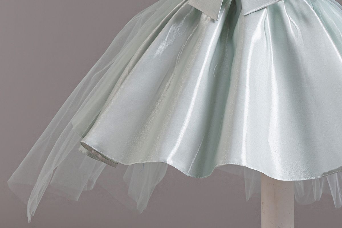 2024 new bubble sleeve princess dress, girls' bow decoration smooth fluffy dress, mesh flower girl runway children's evening dress, host piano dress dress, solid color waistband A-line dress