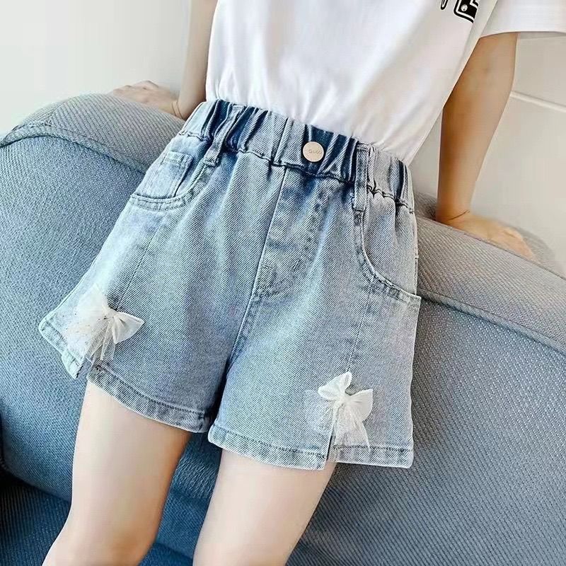 New girls' pleated denim shorts, popular children's jeans for summer outerwear, baby girl hot pants short Korean style western-style, butterfly pearl decoration, elastic waist, soft and comfortable