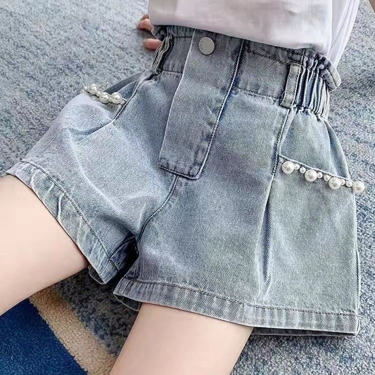 New girls' pleated denim shorts, popular children's jeans for summer outerwear, baby girl hot pants short Korean style western-style, butterfly pearl decoration, elastic waist, soft and comfortable