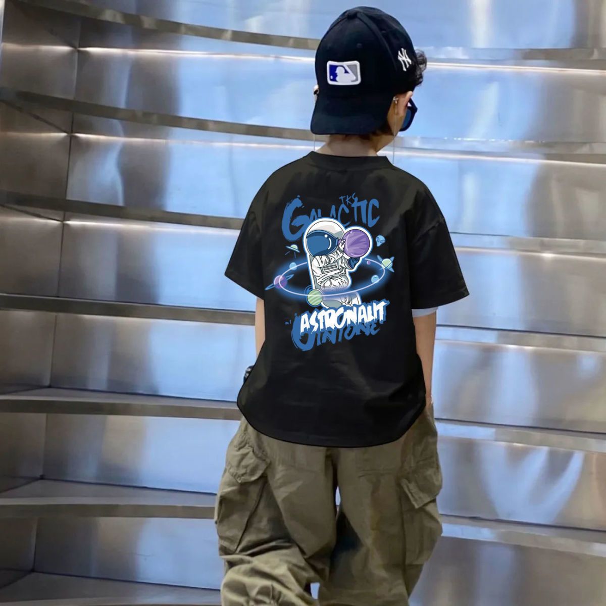 New trendy street style children's clothing,boys' t-shirts with short sleeves,summer children's mid to large boys' tops with half sleeves,autumn innerwear with trendy ins,soft breathable,comfortable