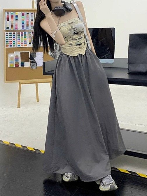 2024 vintage niche green elastic waist skirt for women, high waist slimming umbrella skirt, slim fit A-line skirt, waist cinching long skirt, versatile A-line long skirt, With pocket,comfortable