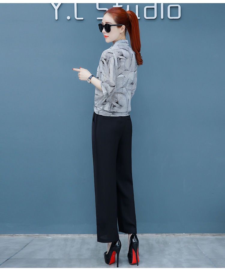 Fashionable floral chiffon top, women's 2024 spring/summer autumn short sleeved shirt, loose and stylish small shirt, belly covering slim fit T-shirt, lapel cardigan clothes, casual and versatile