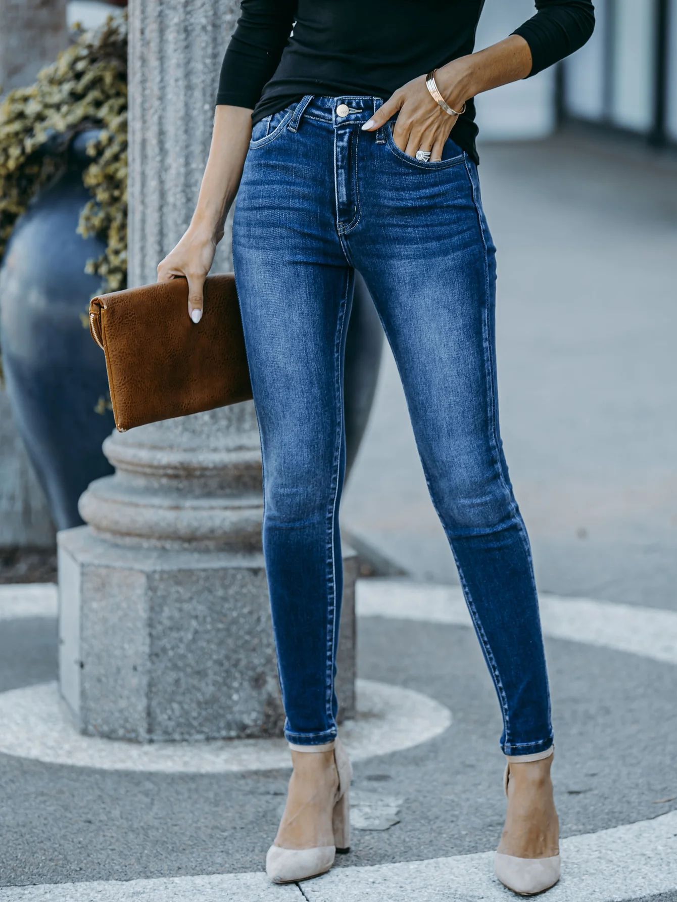 2025 new European American classic deep blue denim shorts,fashionable stretch pencil pants,slim fit hip lifting high stretch denim pants,soft comfortable fabric,simple and versatile,popular in Africa