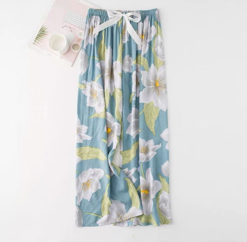 New cotton silk sleeping pants, women's plus size artificial cotton beach pants, can be worn as home cartoon casual floral pants, loose elastic pants, comfortable and breathable, versatile
