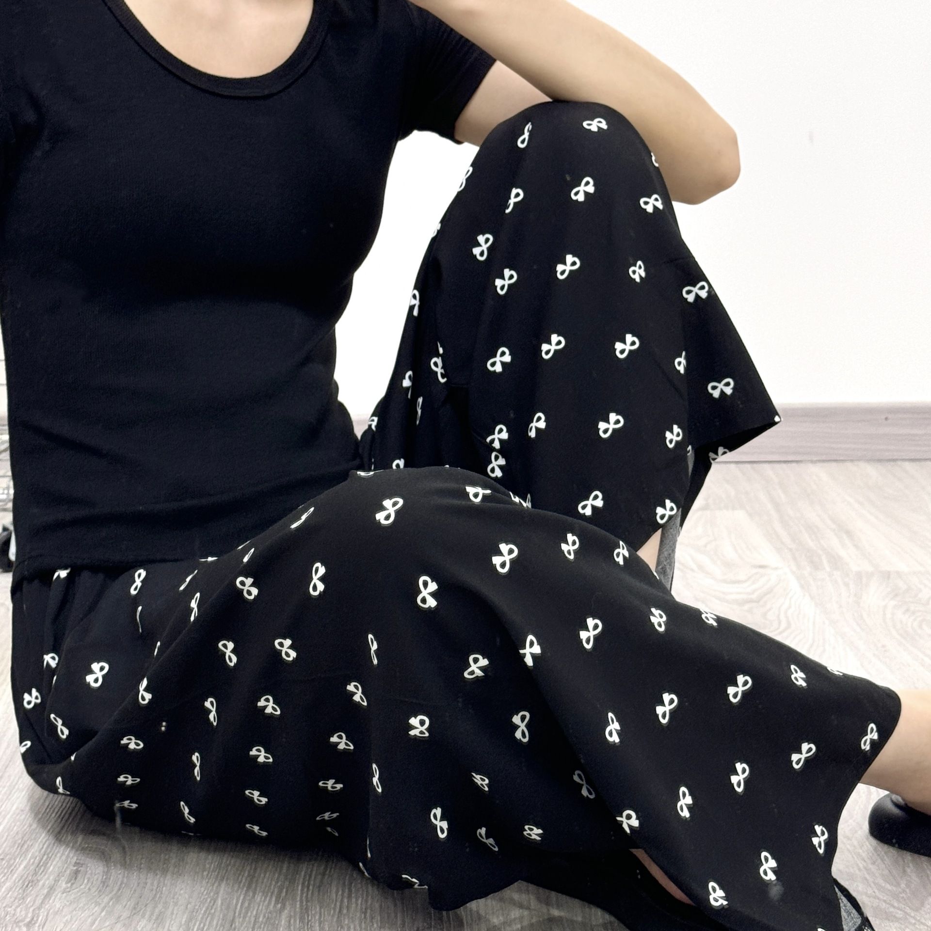 New cotton silk sleeping pants, women's plus size artificial cotton beach pants, can be worn as home cartoon casual floral pants, loose elastic pants, comfortable and breathable, versatile