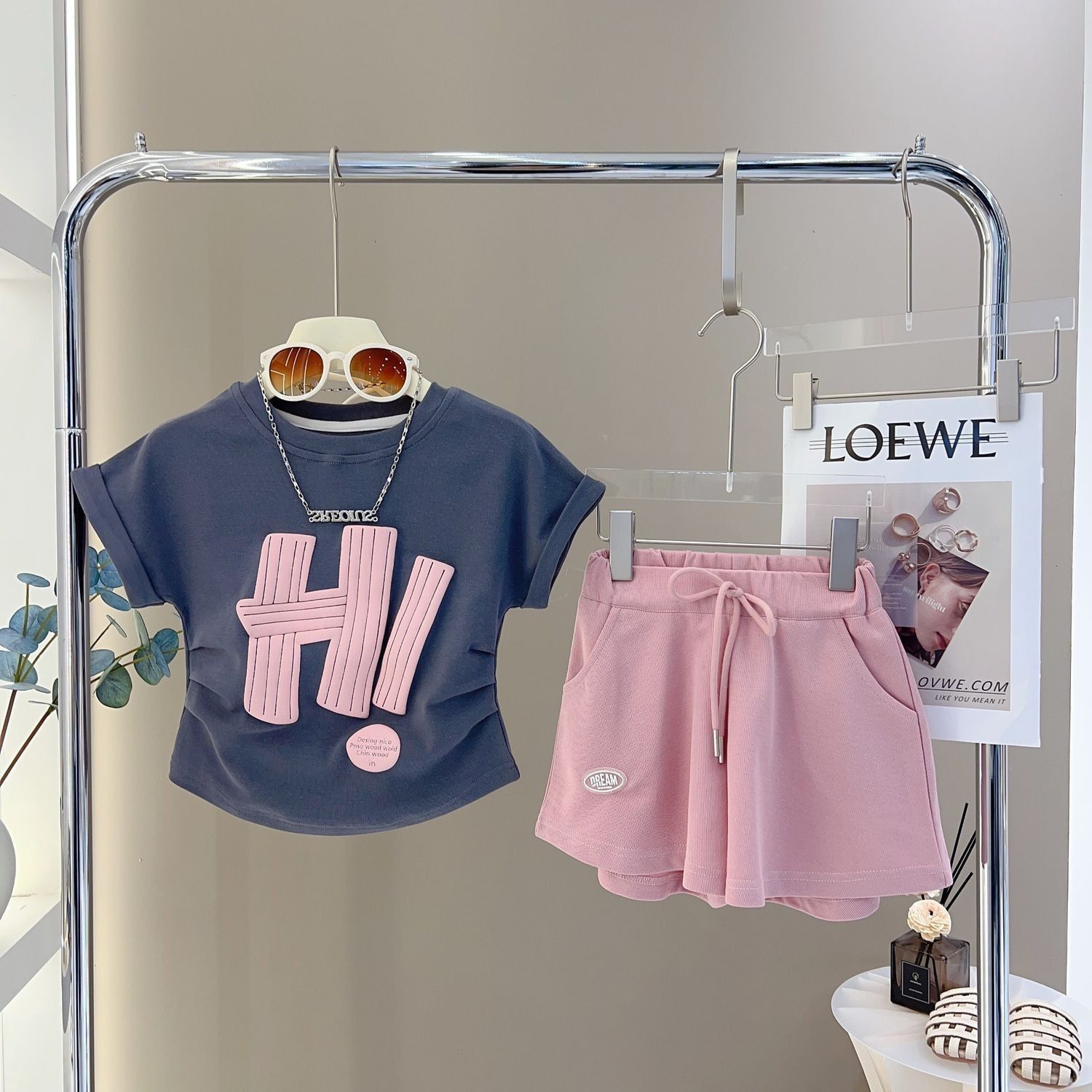 New girls' sweet set,2025 new mid to large children's stylish two-piece set,letter short sleeved shorts,soft comfortable fabric,Shine in Style!Let Your Little One Stand Out in Kenya!