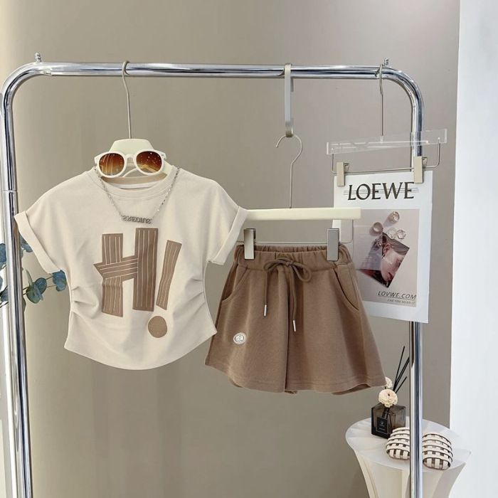 New girls' sweet set,2025 new mid to large children's stylish two-piece set,letter short sleeved shorts,soft comfortable fabric,Shine in Style!Let Your Little One Stand Out in Kenya!