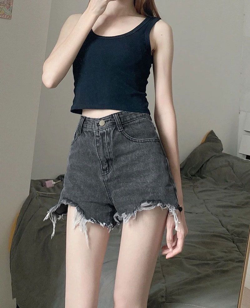 2025 new denim shorts with frayed edges and holes for women,oversized loose and thin,wide leg slimming straight leg A-line hot pants,Trendy in Nairobi:Chic High-Waist Denim Shorts with Frayed Edges