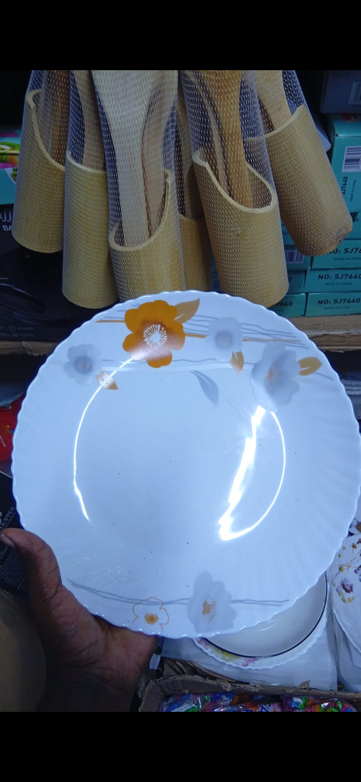 [NEW REDEFINED ARRIVAL] 6pcs colorful floral dinner plates . Made of quality eco-friendly BPA lead free material. Easy to clean. Light in weight and provides an apealling and presentable dish.