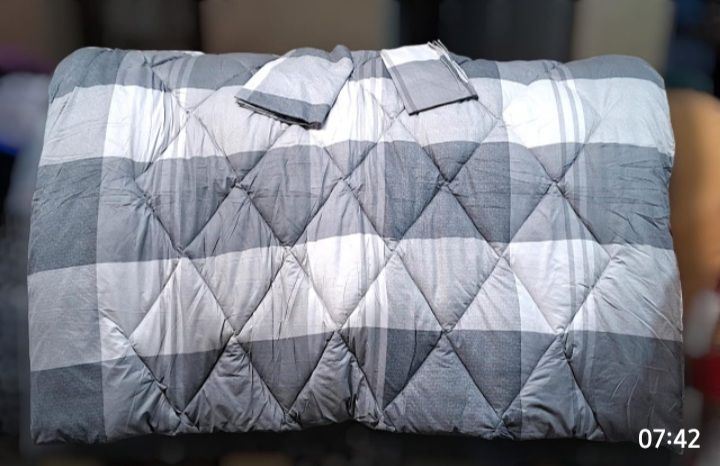 Duvet Beddings Set 1Duvet 1Bedsheet 2Pillowcases 4*6ft