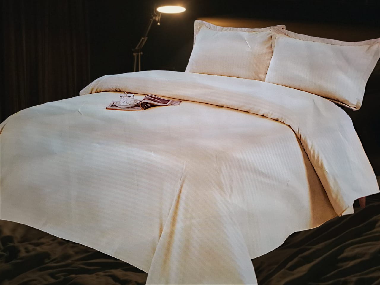 Stripped Satin Bedsheet Set 2Bedsheets 2Pillowcases 6*6ft