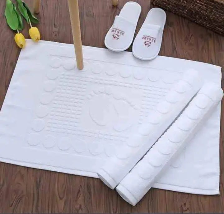 Premium White Door Mats Absorbent Cotton Bathroom Door Mats 1Pc