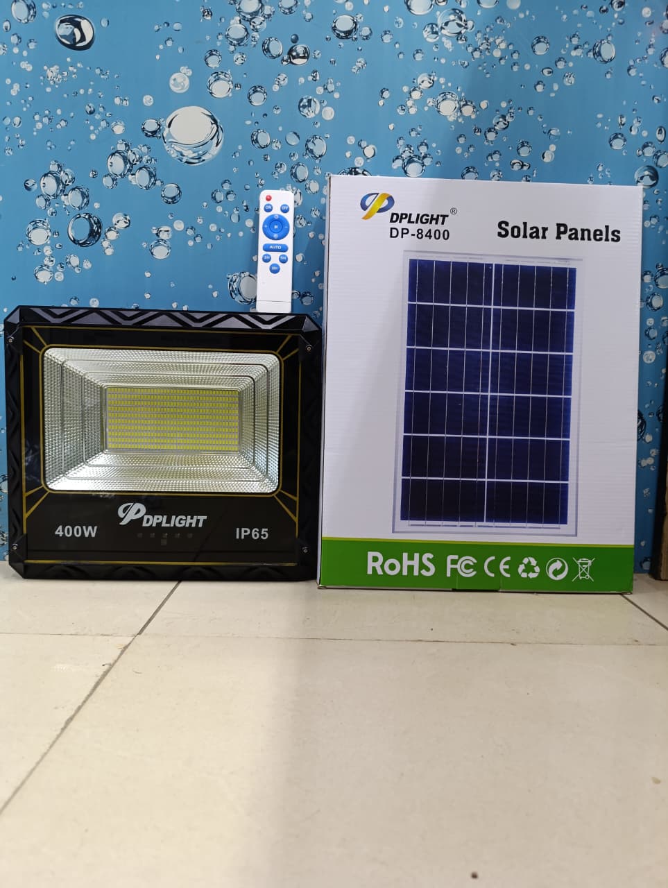 🦋Dp Modern design Solar flood light 400W plus solar panel🎇Has holders for easy installation
It is suitable for outdoor and indoor arenas
Inbuilt remote control system 
It can be automated
Suitable t