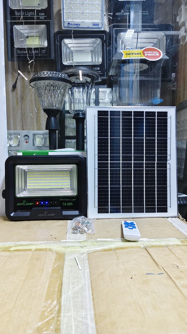 Comes with mounting kit & remote🎇🎇200Watt TA Solar Floodlights🎇Light up your home or business with this powerful 200W solar floodlight. Ideal for outdoor security, this LED solar light features an