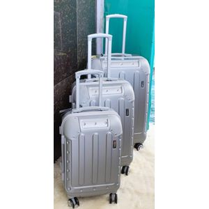 🤑🥑**TRAVEL IN STYLE **🥑🌽26 INCH 3 IN 1 LAXURIOUS FIBRE SUITCASE BRIEFCASE TRAVEL BAG.Made of high-quality materials
Sleek and stylish design
3-in-1 design 
Hard outer shell for protection
Number o