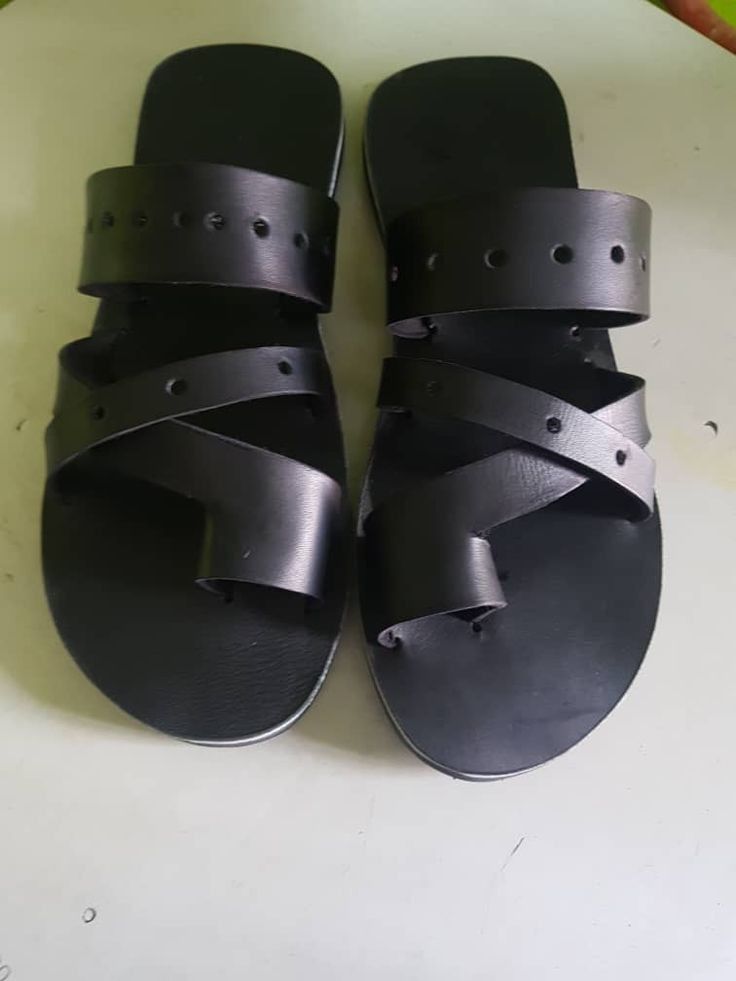 Ladies comfort slides leather sandals for beach can be worn with dress , trousers or shorts on the beach, or streets for strolling or at work affordable cute elegant stylish