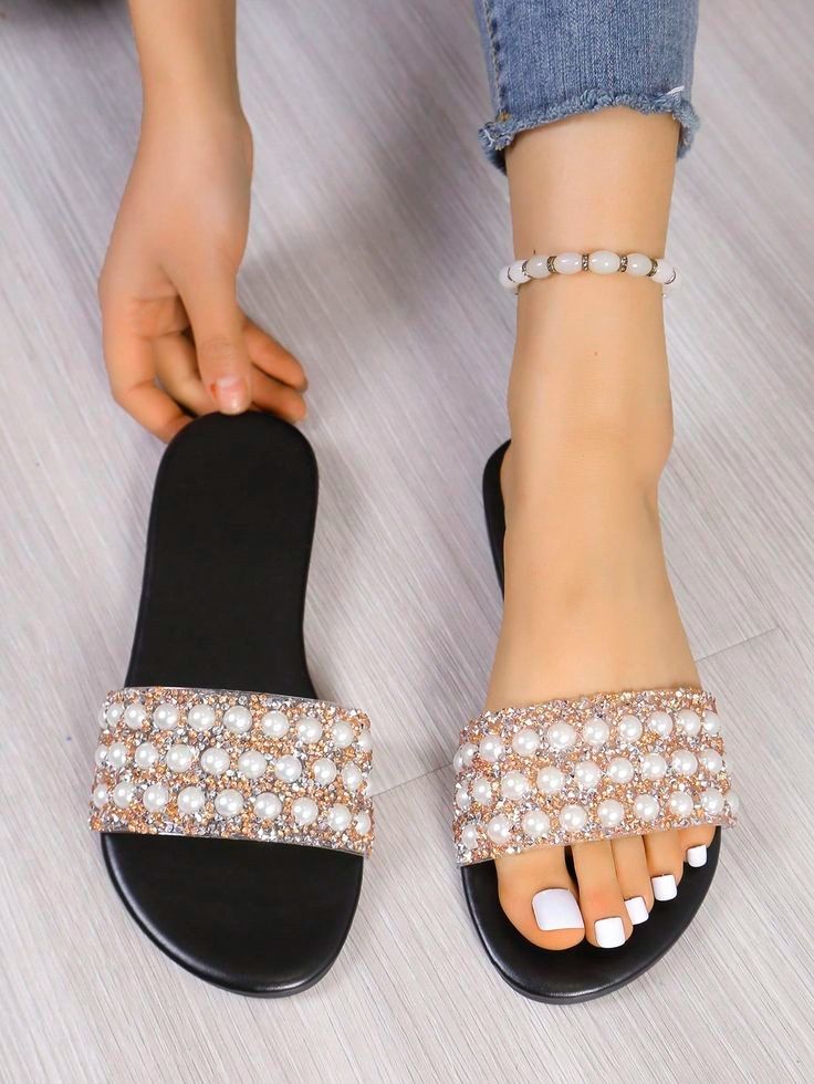 Ladies comfort slides leather sandals for beach can be worn with dress , trousers or shorts on the beach, or streets for strolling or at work affordable cute elegant stylish