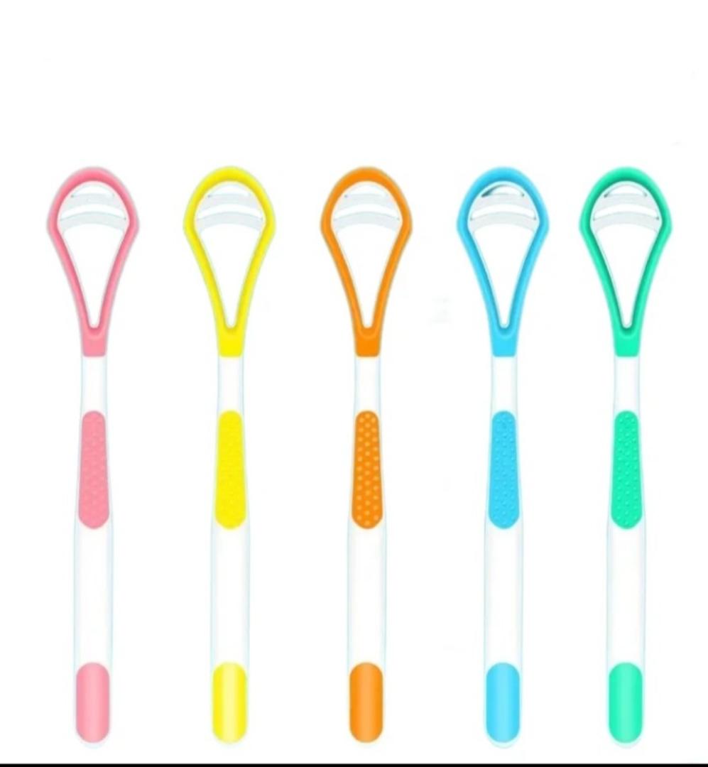 Tongue scraper, suitable KIDS & ADULTS provides healthy oral care, is easy to use, and helps combat bad breath. Travel portable cleaner Tongue coating cleaning brush