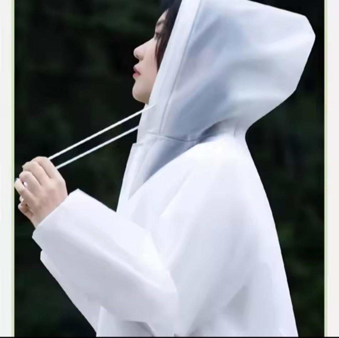 Raincoat – Durable, Waterproof, and Lightweight for Men and Women, Perfect for Hiking, Travel, and Everyday Use**