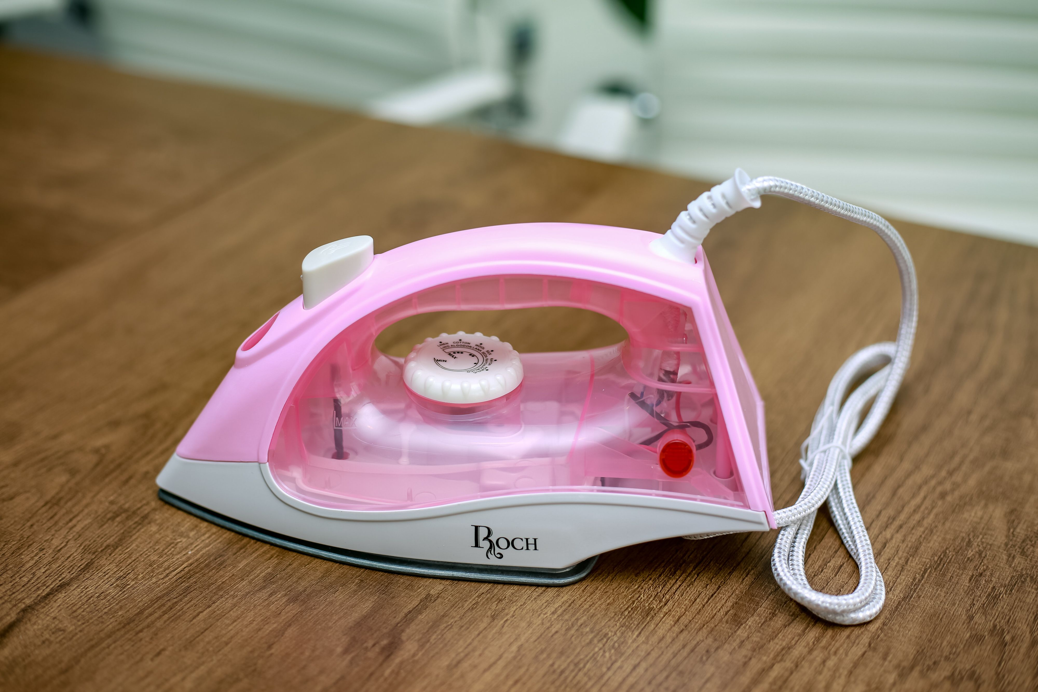 ROCH Steam Iron Box RSI-1106-D With Non Stick Soleplate  RANDOM COLOURS High Quality and World Wide Brand Iron Box  Power Consumption with Steam and Splash Option Has a Unique Non stick Sole Plate .