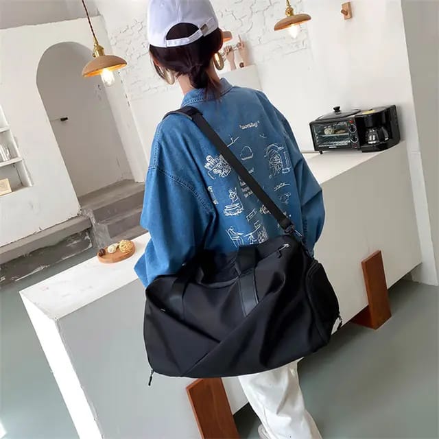 Unisex Travel/gym Bag Waterproof,shoe Compartment, Backpack Bag.Feature:
This bag full of sports elements.
Lightweight material, suitable for outdoor travel
Backpack when not in use can be incorporate
