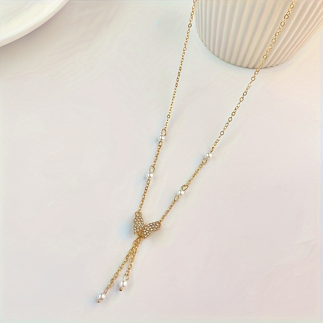 New trendy pearl necklace for women, niche cold style necklace, high-end light luxury zircon butterfly clavicle necklace