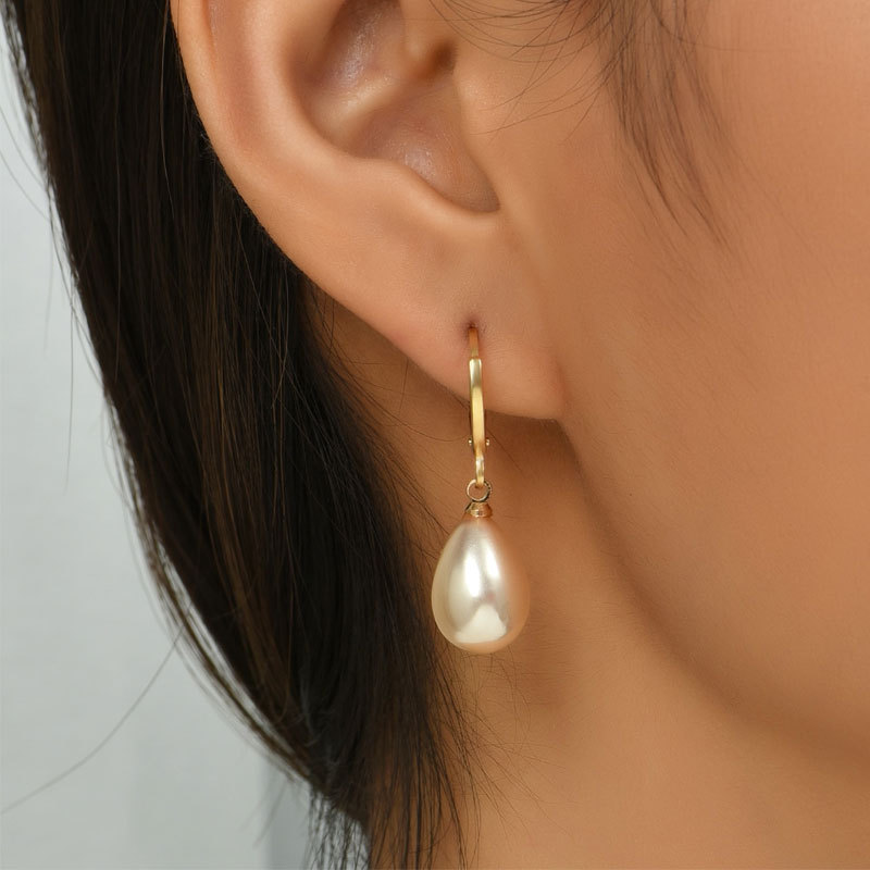 Hot Selling Water Drop Imitation Pearl Earrings For Women Light Luxury High-End Artificial Pearl Earrings Earrings
