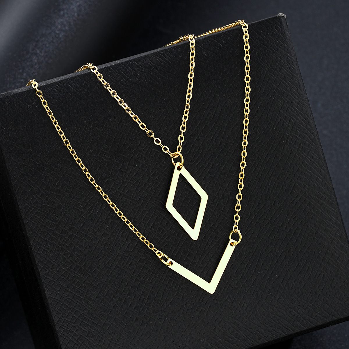 Creative Geometric V-Rhombus Necklace 2-Piece Set Stylish Simple Prism Pendant Sweater Chain Ladies