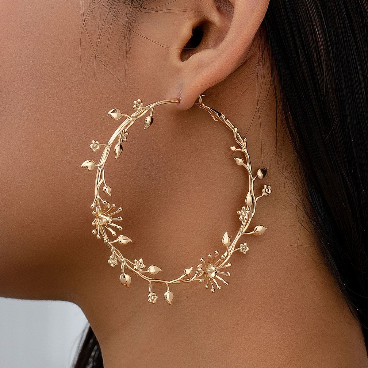 Oversized Earrings, Flower Branches And Leaves Exaggerated Gold Big Circle, Sweet, Cool And Spicy, Fashionable And Atmospheric Earrings, Earrings, Earrings.