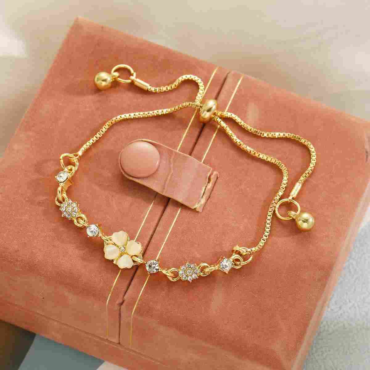 New Super Flash Zircon Geometric Bracelet Personalized Light Luxury High Sense Fashion Leaf Push-Pull Bracelet Women