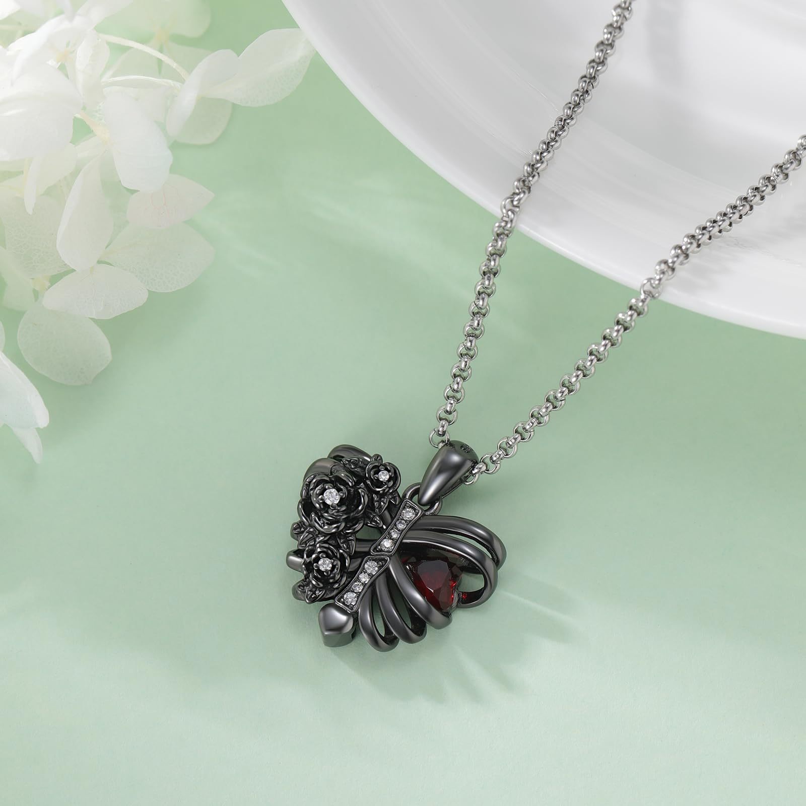 Dark Punk Black Necklace Black Rib Flower Peach Heart Diamond Pendant Female
