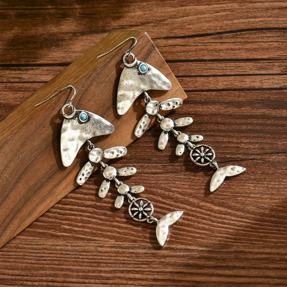 New Summer Seaside Vacation Style Marine Life Fish Bone Pendant Earrings Niche High-End Versatile Earrings