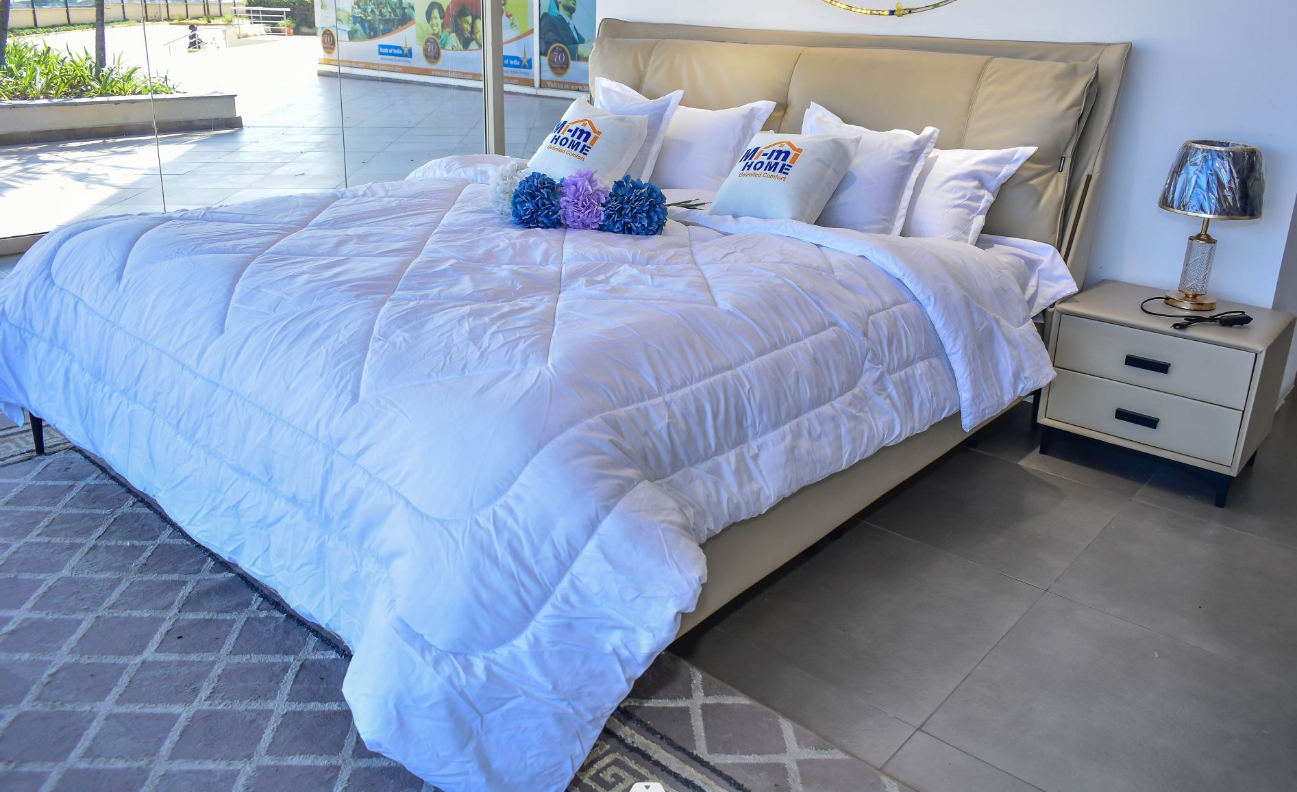 Easter Sales Mimi  White 6 Set (6 SET)  Duvet .Simplicity Meets Sophistication In This All-White Luxury Bedding Set - Perfect Choice For Those Who Love A Calm, Minimal And Timeless Bedroom Vibe.
