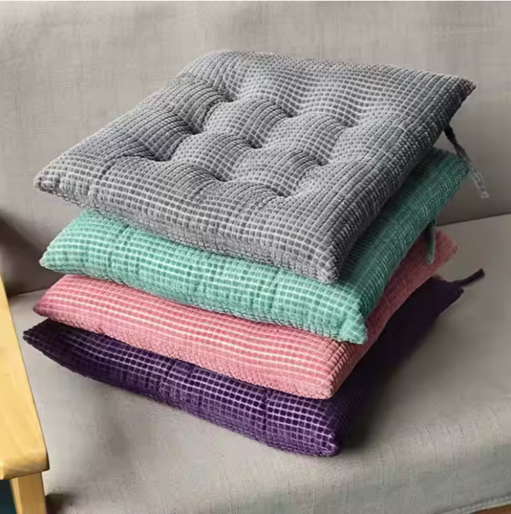 Mimi Home 17 by 17cm Colorful Chair Soft  Cushion Latest Cushion Covers Chair Seat Cushion for Home Decor and Office- Random Color Dispatch