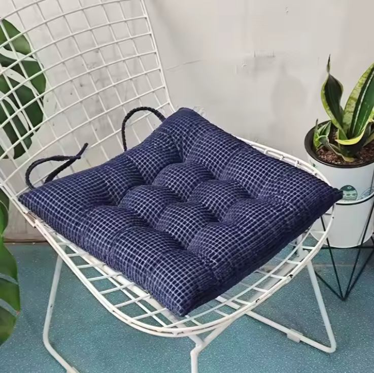 Mimi Home 17 by 17cm Colorful Chair Soft  Cushion Latest Cushion Covers Chair Seat Cushion for Home Decor and Office- Random Color Dispatch