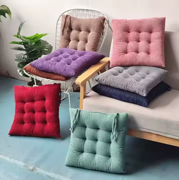 Mimi Home 17 by 17cm Colorful Chair Soft  Cushion Latest Cushion Covers Chair Seat Cushion for Home Decor and Office- Random Color Dispatch
