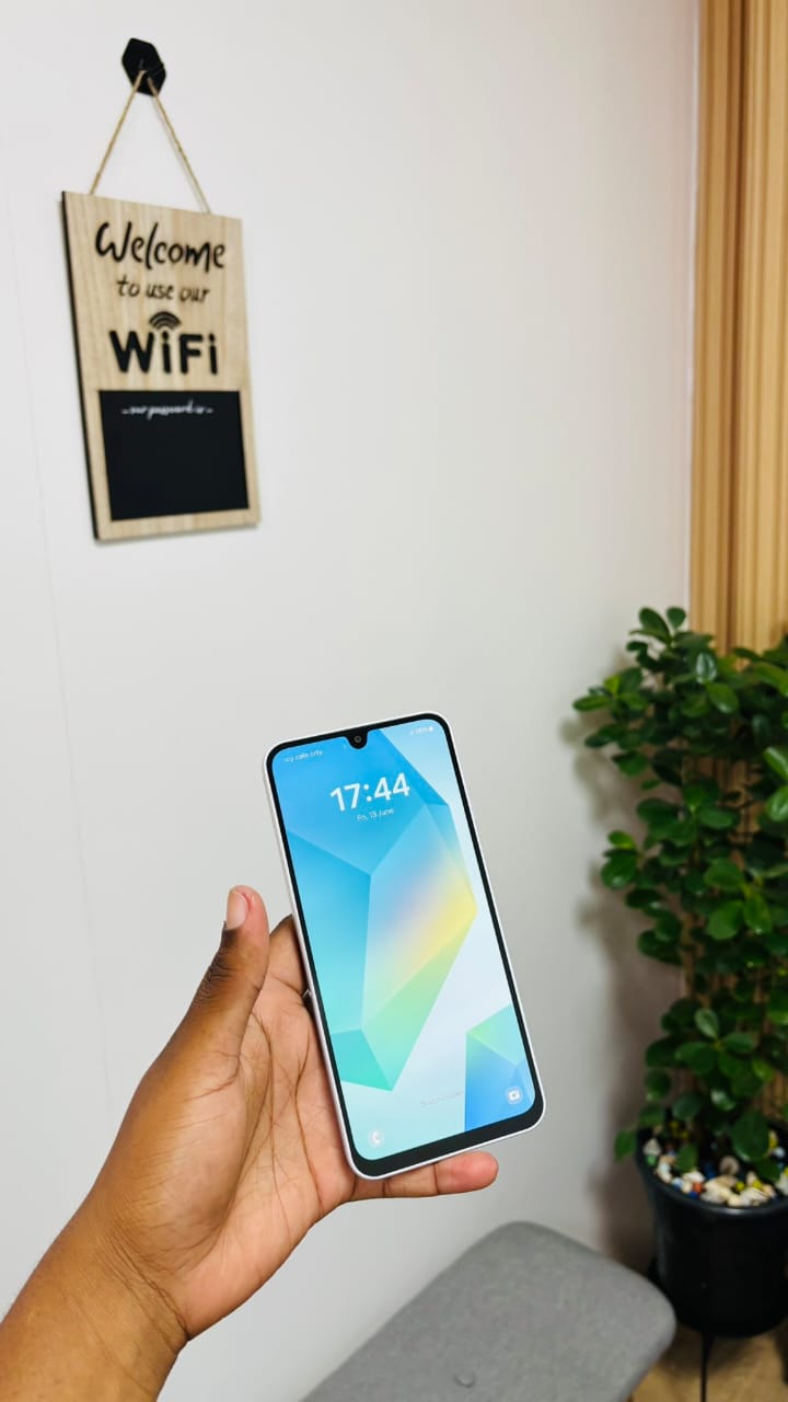Samsung Galaxy A16 128GB+4GB 6.7" Super AMOLED Display 50MP Triple Camera Android 14 Mediatek Helio G99 5000mAh 25W Type-C Charge Smart Phones phone