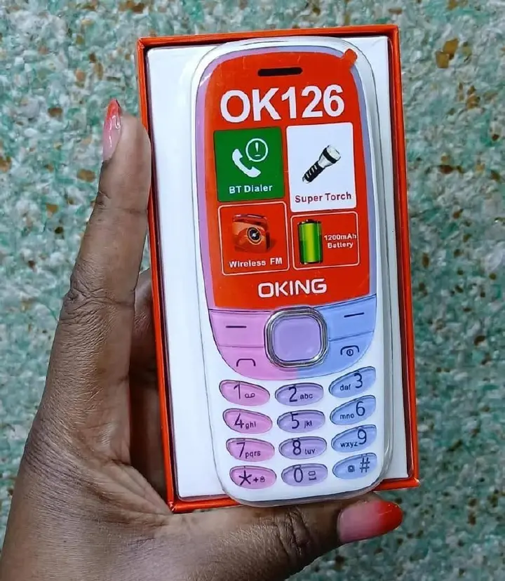 [BRAND NEW] OKING OK126 1.77 inch screen display 32MB storage with dual sim 5C -1200mAh battery capacity , bright flashlight detachable battery FEATURED PHONES